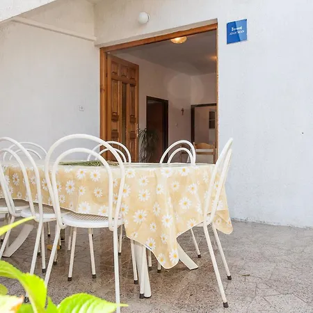Smiljana Apartment *