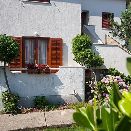 Smiljana Apartment *