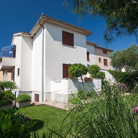 Smiljana Apartment *